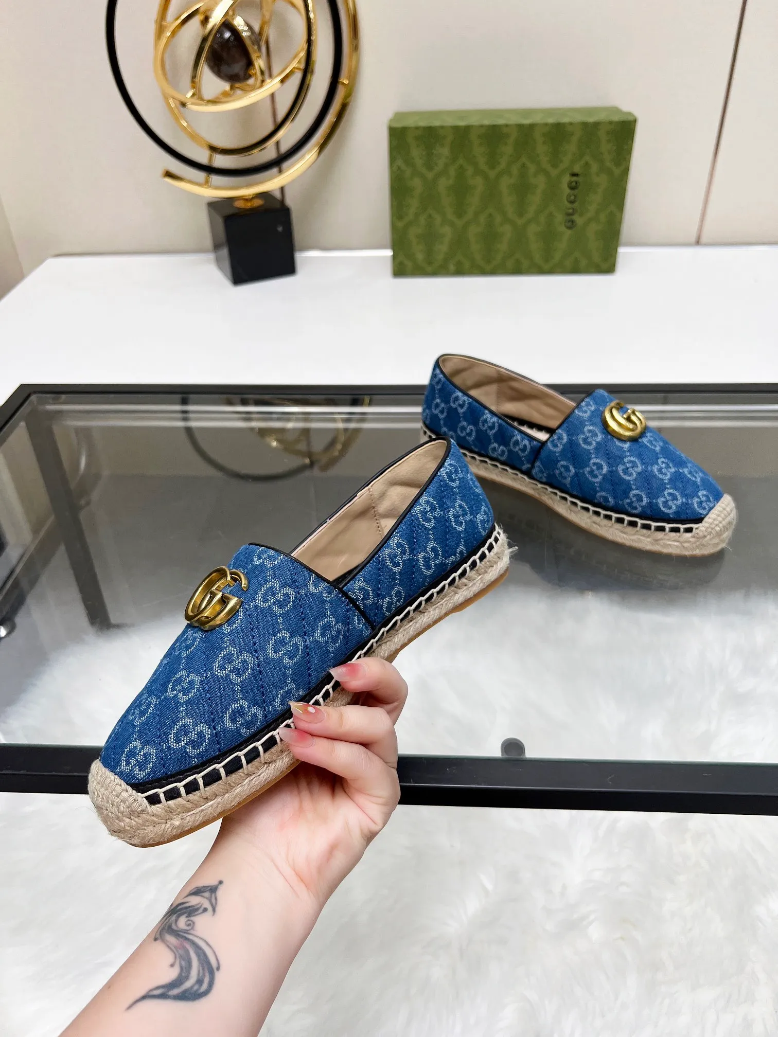 👟👟Ex-factory price 380👟👟 2024 new color early spring Gucci 🗽🗽Gucci classic logo logo canvas fisherman shoes, espadrilles made of double G imported fabric. The color of the brand's double G letter cross-woven pattern will be reinterpreted every season, and the charm of the collection elements will be interpreted through more fresh and eye-catching materials and designs. •Pink, dozens of colors, choose as you like, choose as you like •Women’s style •Number of sizes 35-42